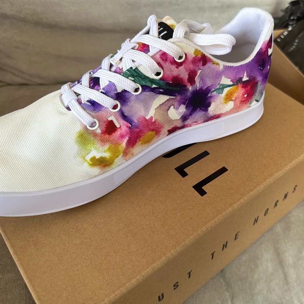 Brand New Never Worn Size 9 No Bull women’s trainer